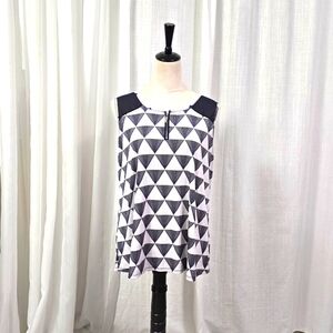 2/$30 SJS Geometric Design Sleeveless‎ Blouse Womens Size XL Liquid Knit